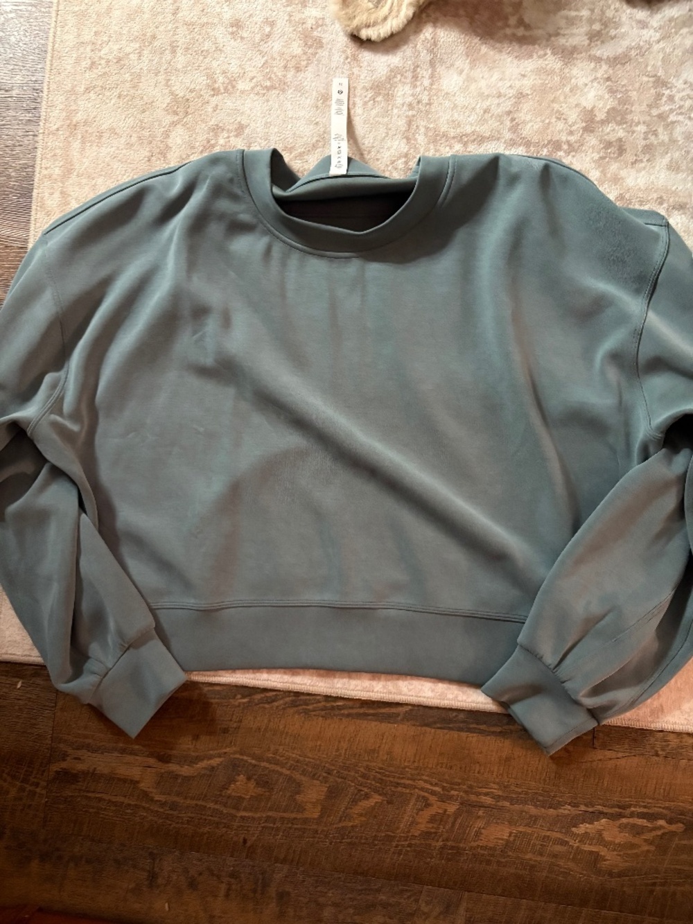 Women’s cropped lululemon sweatshirt